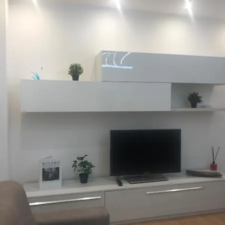 N&ghomesweethome Raffaelloelegante Ideale Affari Apartment Milan