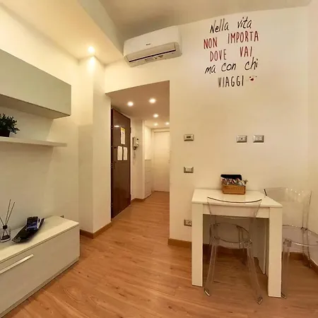 N&ghomesweethome Raffaelloelegante Ideale Affari Apartment