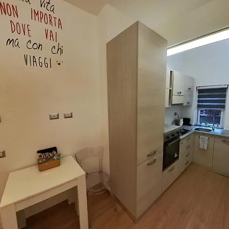 N&ghomesweethome Raffaelloelegante Ideale Affari Apartment