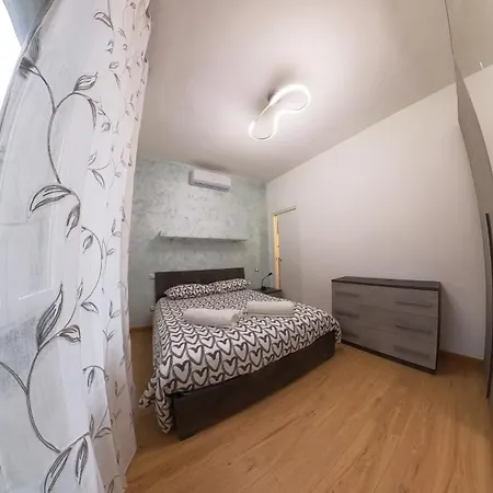 Apartment N&ghomesweethome Raffaelloelegante Ideale Affari